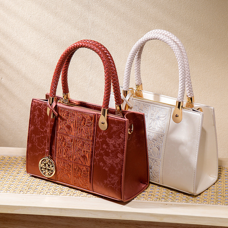 2026 New Model Mother's Day Gift for Mom, Wedding Bag, Bridal Bag, High-End and Elegant Red Bag for Middle-Aged Women, Niche Design 2026 New Model Mother's Day Gift for Mom, Wedding Bag, Bridal Bag, High-End and Elegant Red Bag for Middle-Aged Women, Niche Design