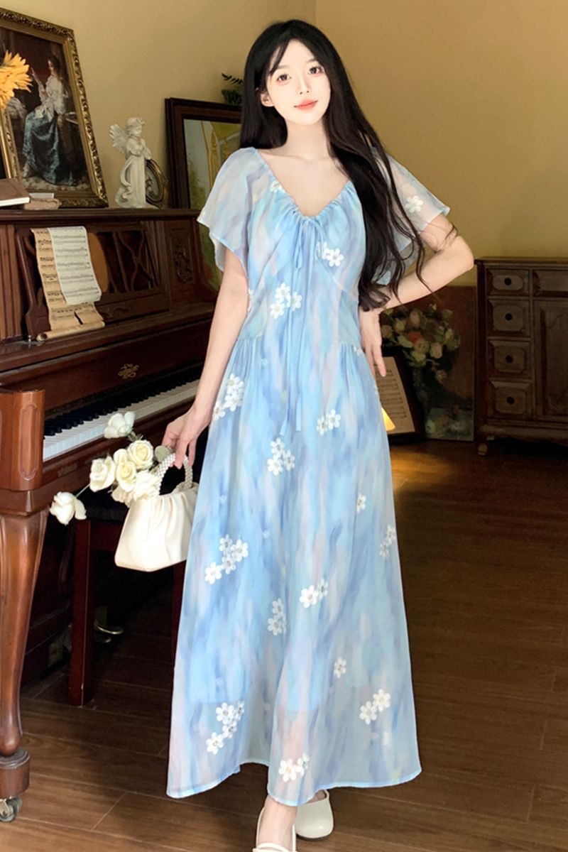 大码胖mm夏季新款遮肚显瘦桔梗法式V领碎花连衣裙茶歇温柔风长裙