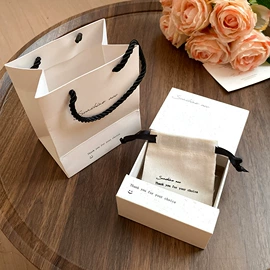 耳环;项链;手链