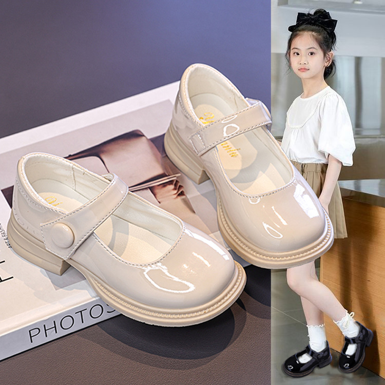 Zapatos de princesa de niñas 2026 nueva moda versátil con suela suave zapatos de cuero pequeños zapatos de rendimiento cómodos para niños grandes