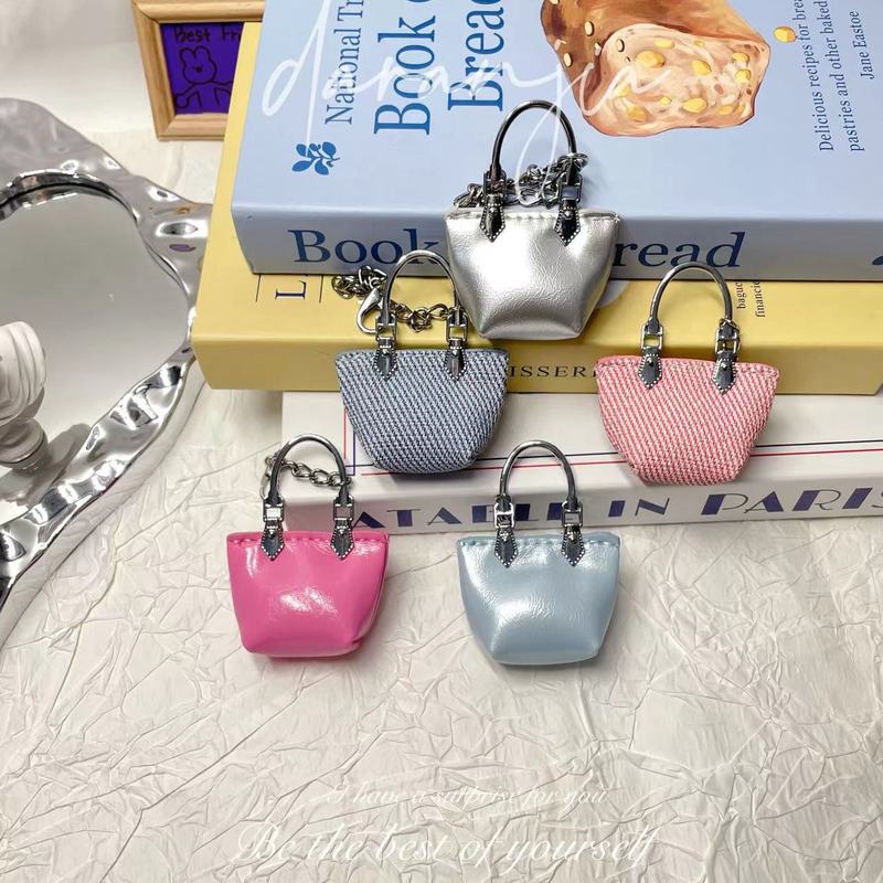 新しいカラフルなミニバッグペンダント、絶妙なチェーンレザーバッグペンダント、オイルワックスレザーミニバッグペンダント|undefined