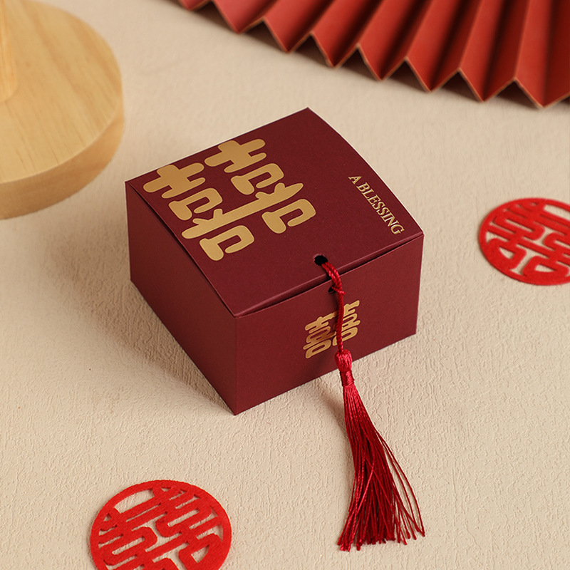 Nueva caja de caramelo cuadrado chino caja de dulces de la boda estilo chino caja de regalo de la borla caja de dulces al por mayor