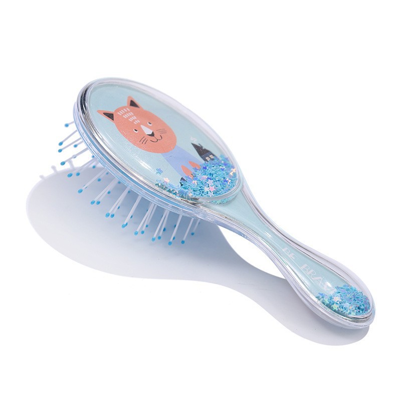 파란색 배경에 작은 빨간 고양이