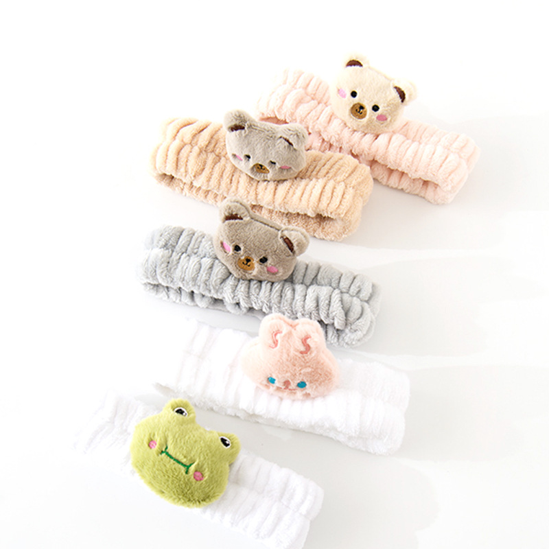 Three dimensional cartoon waterproof headband for face washing