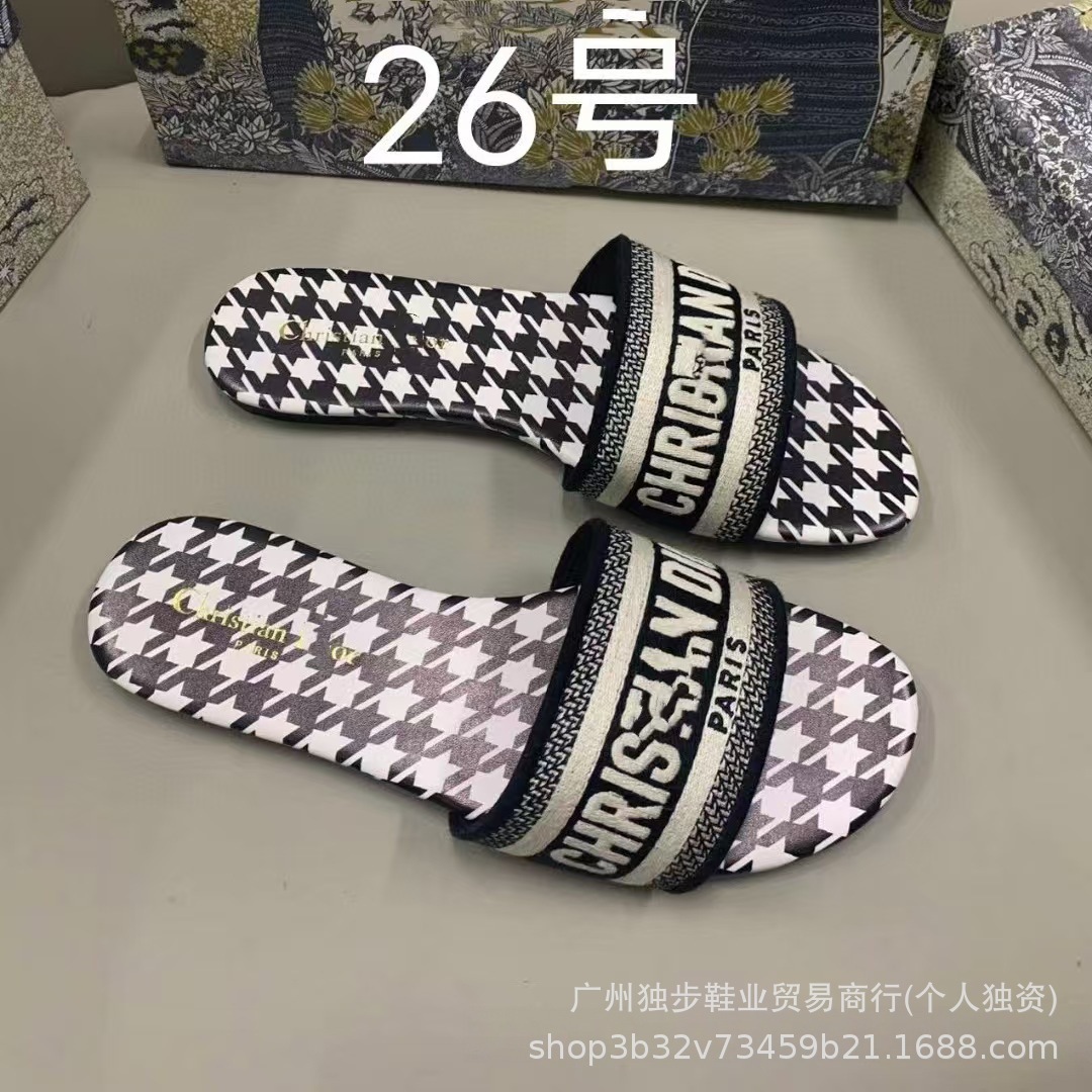 Zapatillas de piso plano de moda versátiles en forma de una forma D clásica transfronteriza adecuada para extranjeros no molestes nacionales image 32
