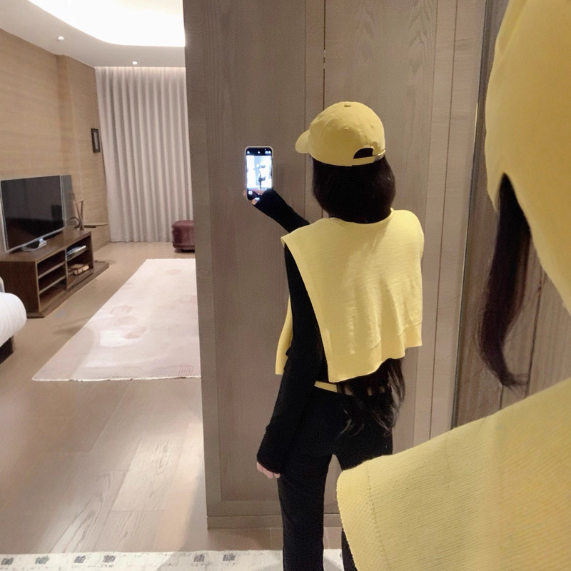 纯色V领刺绣修身打底衫上衣修身显瘦超火穿搭长袖T恤+黄色披肩|undefined