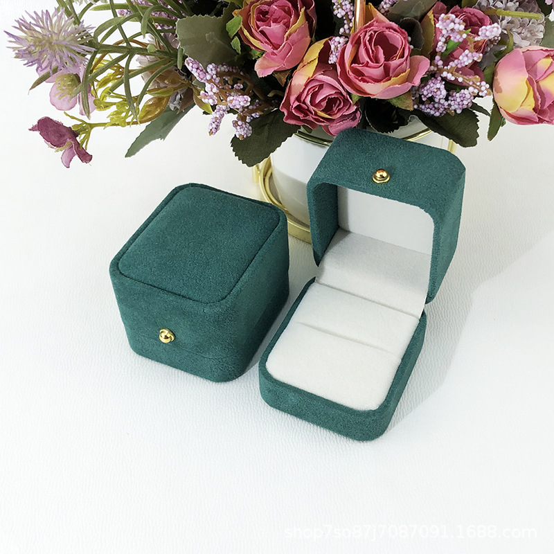 青绿色戒指盒.jpg
