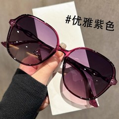 2025女性の偏光サングラスの屋外運転紫外線防止の日よけの鏡の大きい顔はやせているサングラスの女性が車を運転します。