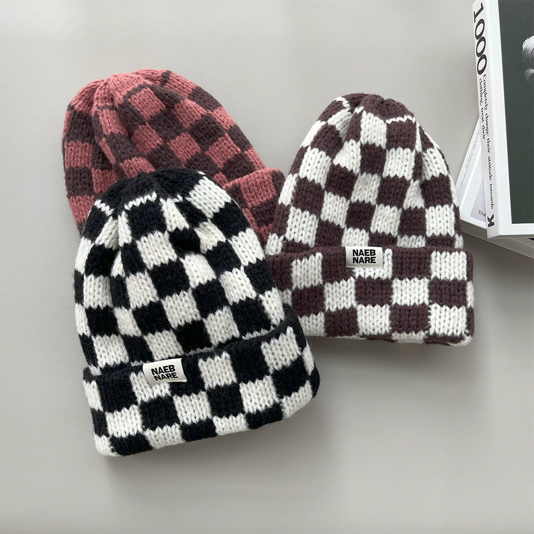 Women's Basic Retro Plaid Eaveless Wool Cap display picture 2