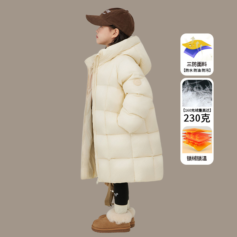 女の子のダウンジャケットの冬のタイプ2025の新型の洋気の流行の子供の秋の服の90白のアヒルの羽毛の厚い保温の上着の潮