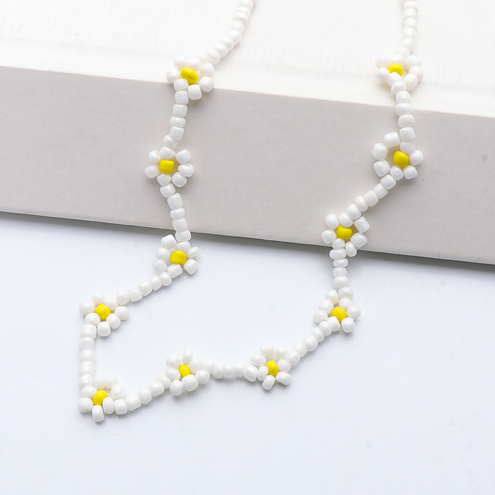 Simple Daisy Small Flower Miyuki Beads Necklace display picture 4