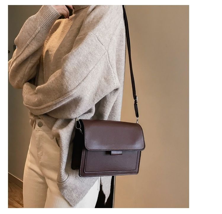 New small bag for women 2024 spring new fashion ins versatile wide shoulder strap small square bag retro single shoulder crossbody_voghion.com