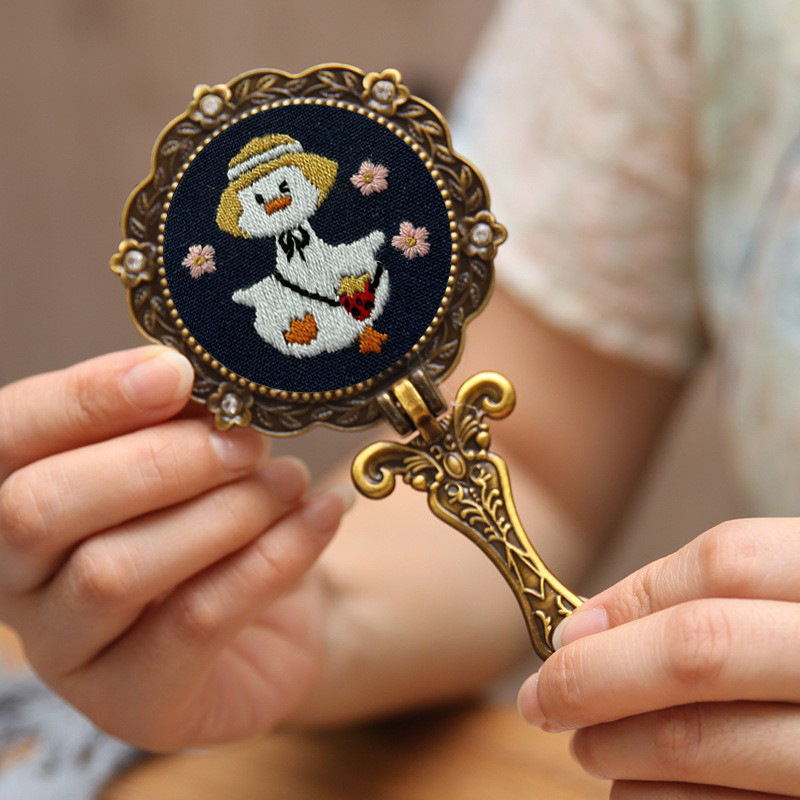 Entrega de una pieza bordado bricolaje paquete de material hecho a mano auto-bordado tela maquillaje espejo novicio estilo antiguo mano laminado espejo