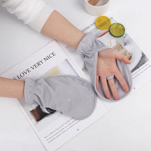 Sun protection gloves, specifically designed for women to drive in summer, thin and short, suitable for riding electric bikes, sunshade, ice silk, finger-revealing, covering the back of the hand, white.