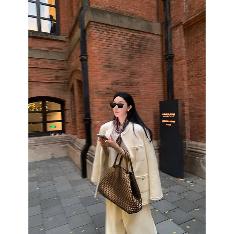 District Ouyang Wool Small Fragrant Outwear Women's Winter New Thickeneded High-End Loose Retro Woolen Outwear District Ouyang Wool Small Fragrant Outwear Women's Winter New Thickeneded High-End Loose Retro Woolen Outwear