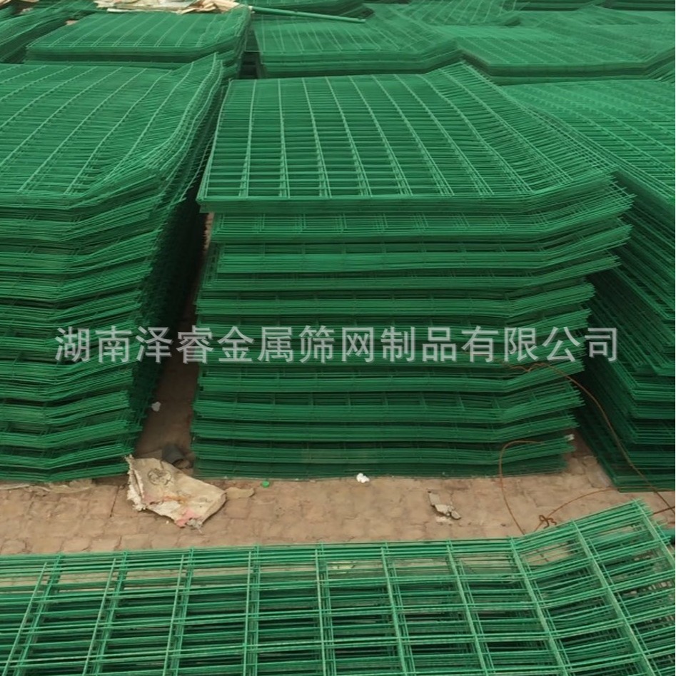 厂家供应双边丝护栏网网片围栏钢丝网围栏大量现货供应