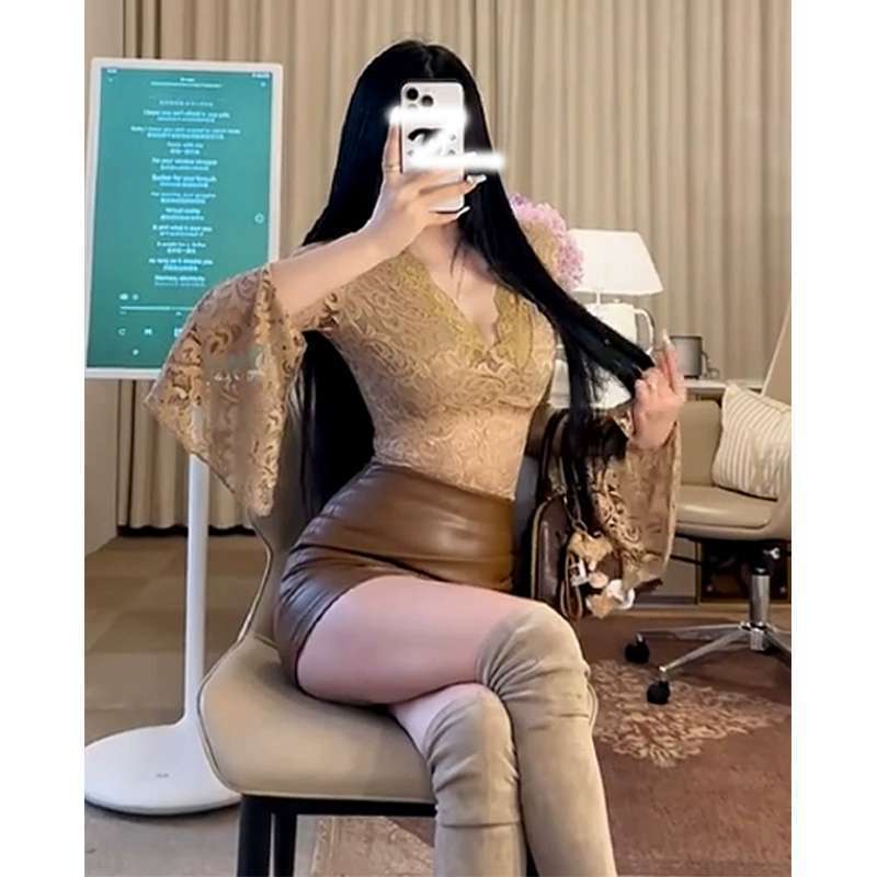 American Style Hot Girl Style V-Neck Lace Long-Sleeved Base Shirt Women's Autumn New Sexy Slim-Fit Slimming Inner Top