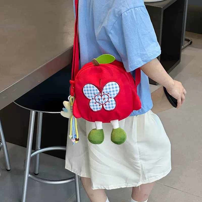 可爱斜挎包女童玩偶百搭卡通小苹果单肩包幼儿园宝宝出游零钱包男