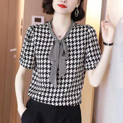 Large Short sleeved shirt 2022 summer new pattern Large Easy Cover the belly Western style Mom outfit pagoda sleeve Blouse