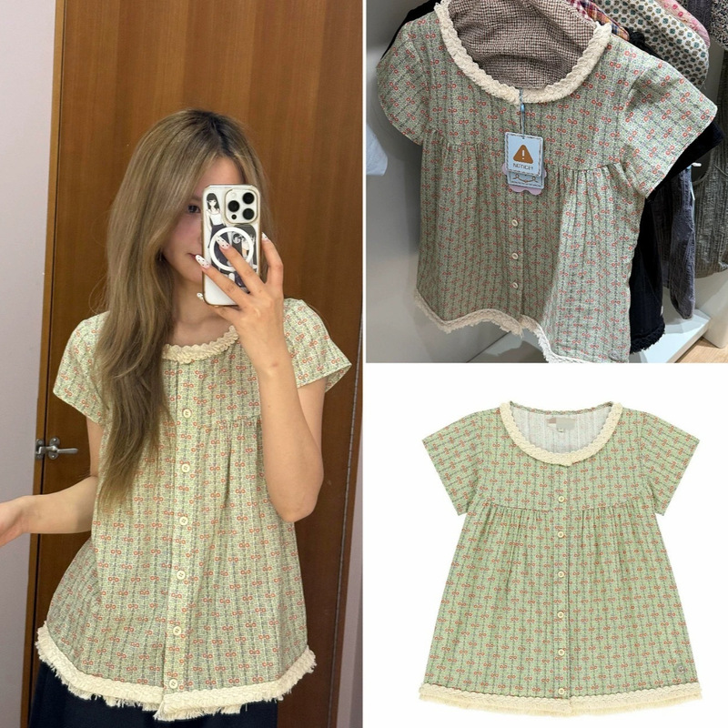 Now Available: Korean Designer Coys*O Floral Short-Sleeve Shirt, Korean-Style Women's Clothing with a Cute and Youthful Feel, Pleated Shirt Now Available: Korean Designer Coys*O Floral Short-Sleeve Shirt, Korean-Style Women's Clothing with a Cute and Youthful Feel, Pleated Shirt