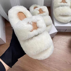 C琳家の新型秋冬凱旋門の本革の毛のスリッパの女性の外はウールの厚い底のファッションの柔らかい底を着ます。
