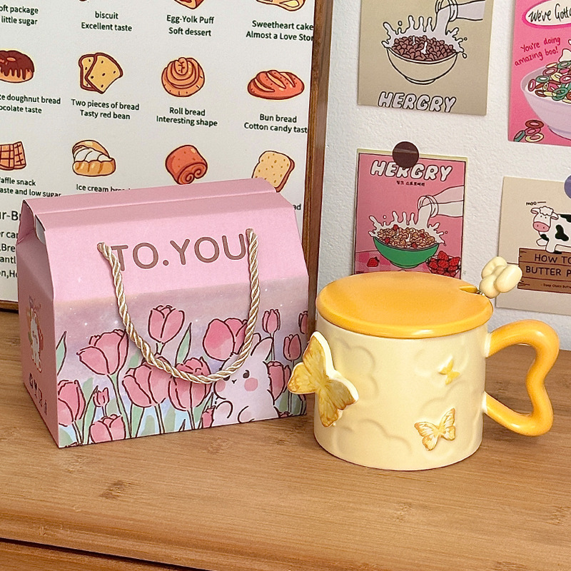 Taza niña Taza de mariposa de alto valor Taza de cerámica con tapa Cuchara Regalo de cumpleaños Taza para beber Hogar