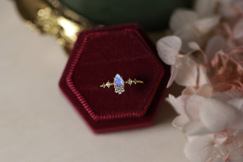 O1CN01UIdlNd2HimamGpZFw !!4104979185 0 cib Silver Gold Plated Natural Blue Moonstone Ring
