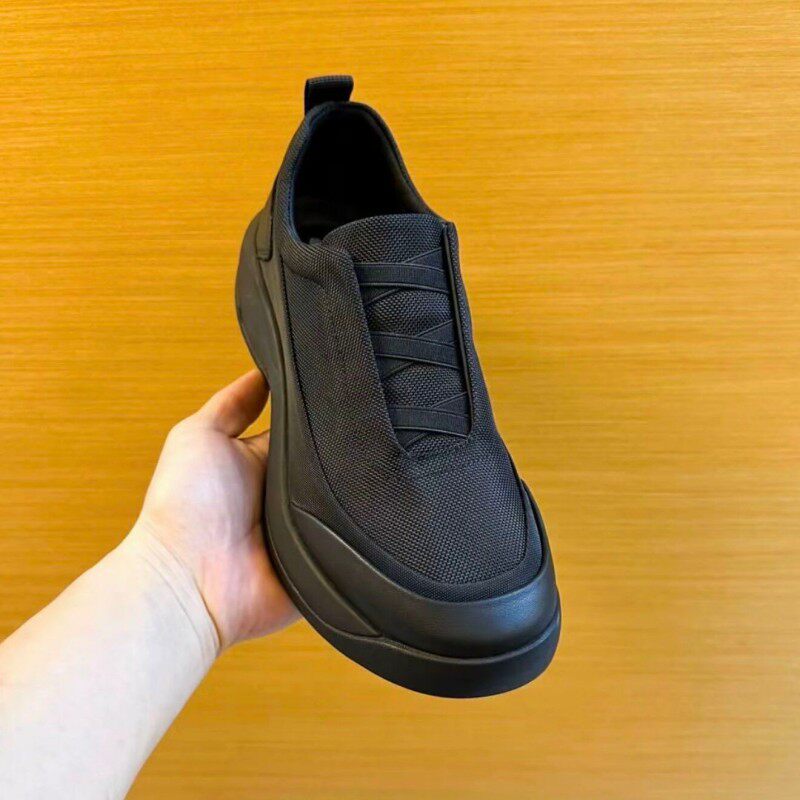 Giày thể thao nam lưới thoáng khí đế dày chống trượt kiểu mới — đen