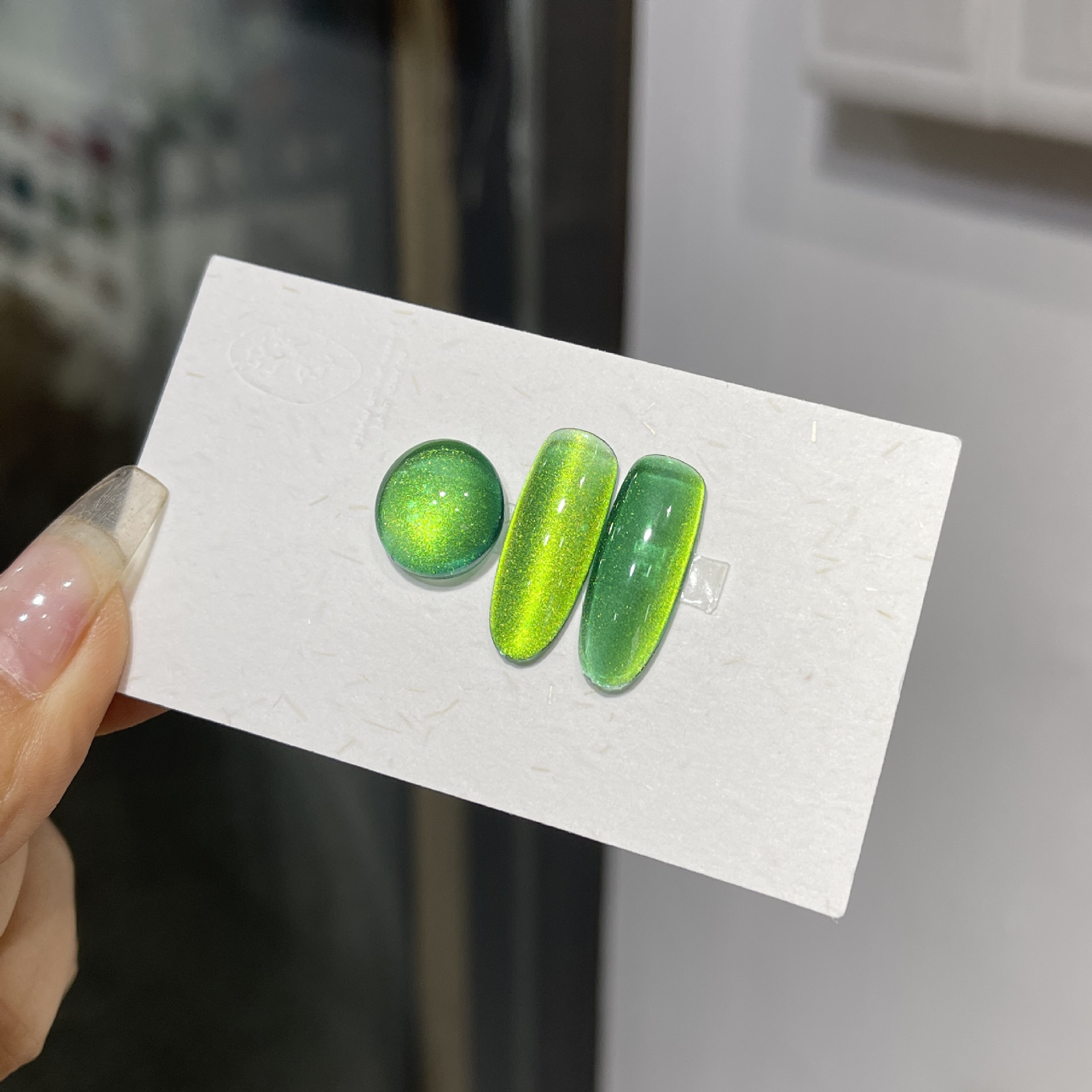 Venta caliente transfronteriza pegamento para ojos de gato rojo hielo arte de uñas celebridades de Internet caliente tienda de uñas de uso común pegamento de esmalte de uñas de ojo de gato de cristal popular