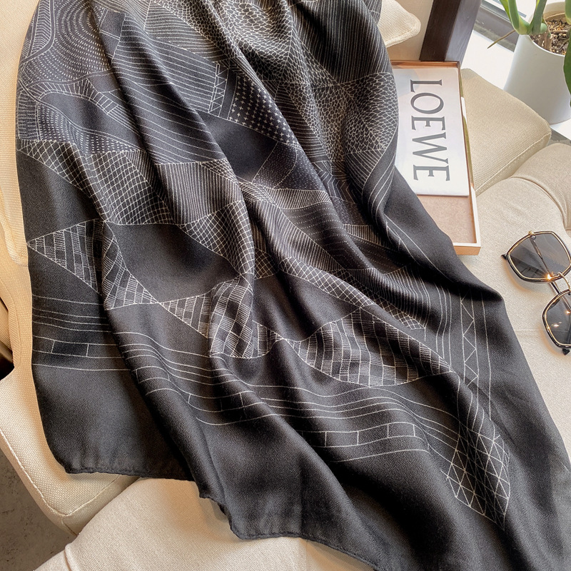 Comercio exterior Exportación simple todo-fósforo algodón y lino sensación impresión gran bufanda cuadrada 135*135cm playa protector solar chal bufanda de seda