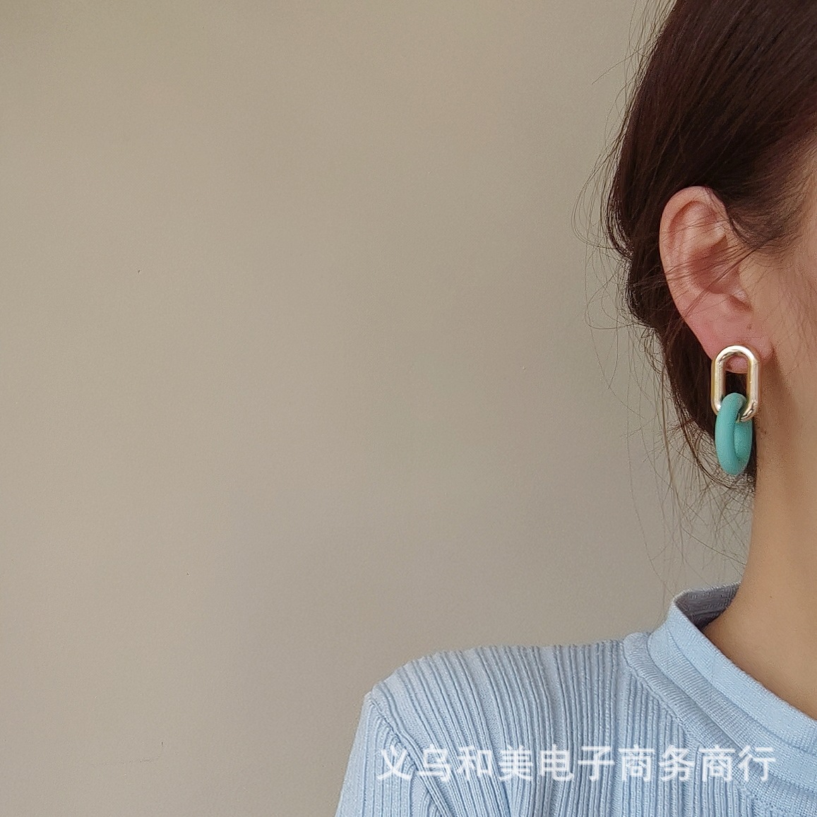 Spring and Summer new 2021 fresh candy color hollow round acrylic chain earrings niche sweet earrings