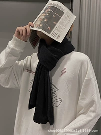 披肩;绒毯;围巾