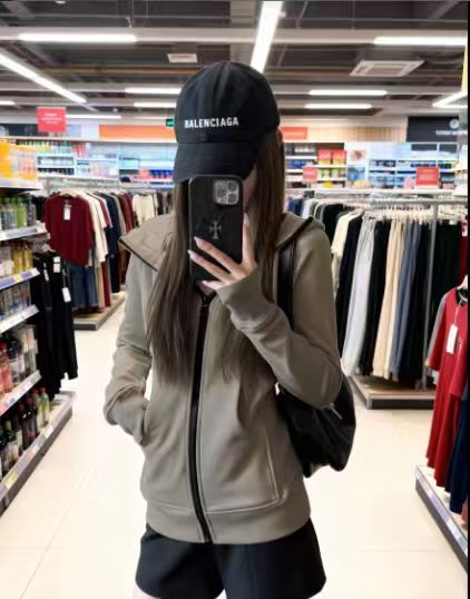 外套女款短款收腰秋季穿搭修身连帽紧身2025新款上衣卫衣女高级感|undefined