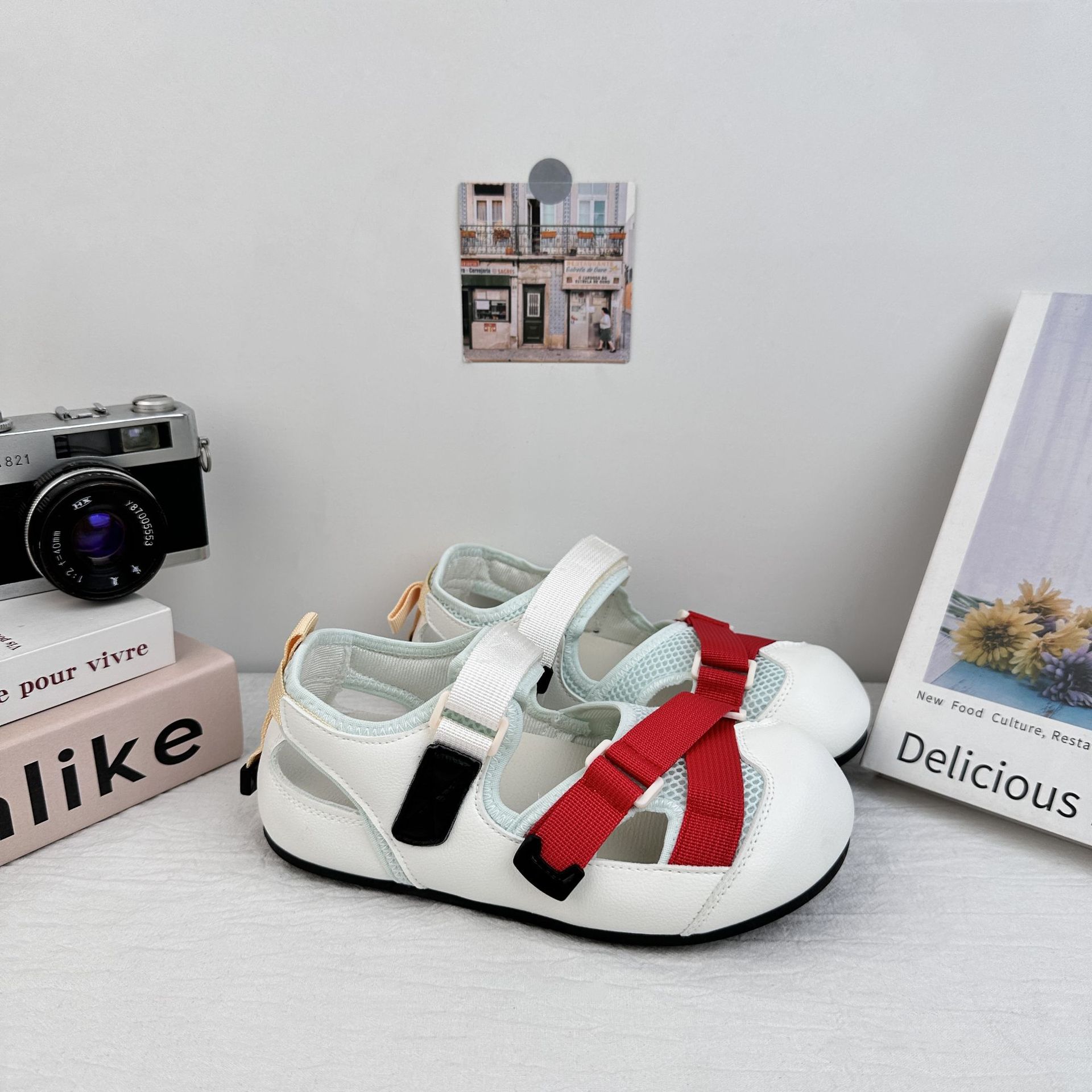 Yuanyang velcro sandalias de cabeza para mujeres 2025 nuevo verano plano zapatos de skate con falda zapatos individuales