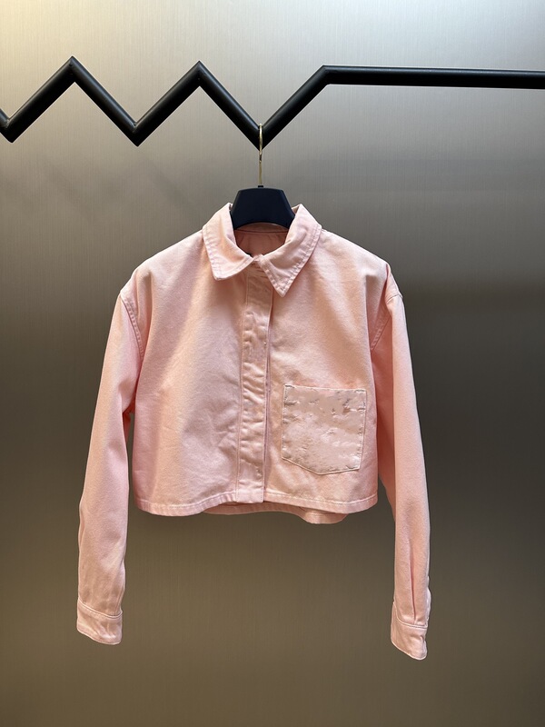 Dujia バージョン既製高品質 V ファミリー 2025 新しい女性のショートデニムシャツジャケットはファッショナブルで多用途です|undefined
