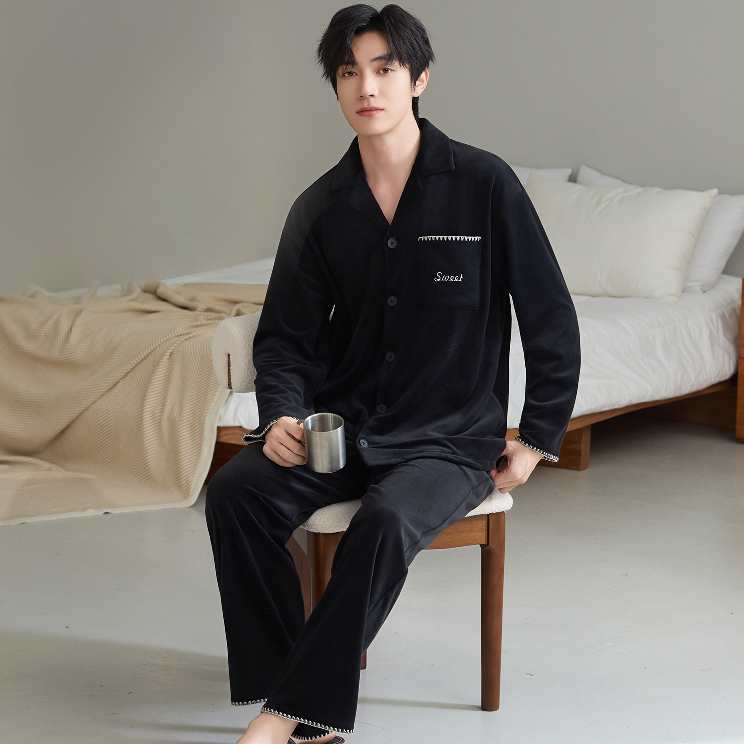 Autumn and Winter Men's Pajamas Heat Storage and Warm Coral Velvet New Island Velvet Casual Shirt Men's Home Wear Two-Piece Set