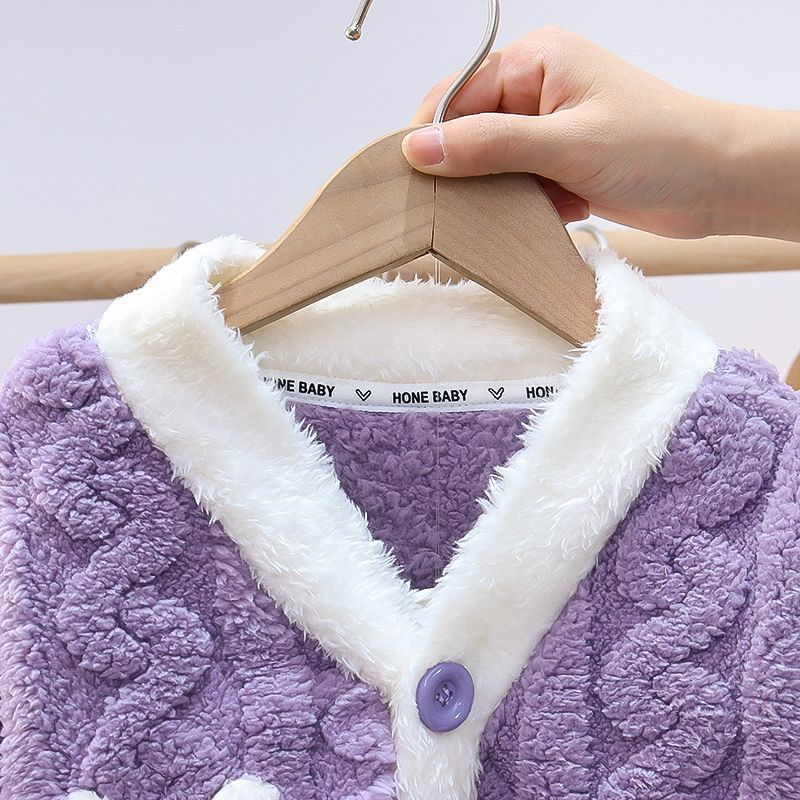 Niñas Otoño e Invierno traje de invierno pijamas de los niños engrosada franela desgaste del hogar traje de lana forrado de coral polar cálido