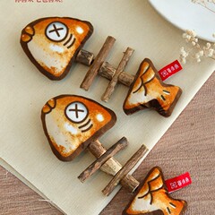 新商品の猫のおもちゃの魚の骨の木の天のタデは魚の歯磨きをシミュレーションします。