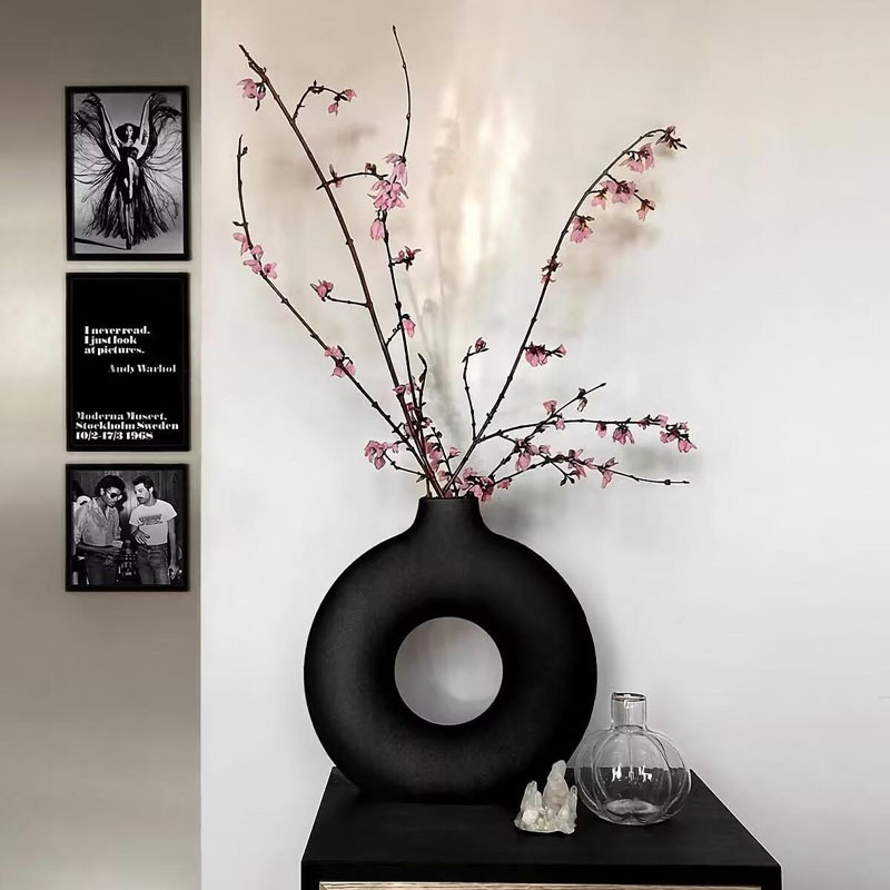 Creativo donut ins Estilo negro jarrón de cerámica decoración sala de estar arreglo floral mesa de comedor decoración suave flor Ware al por mayor