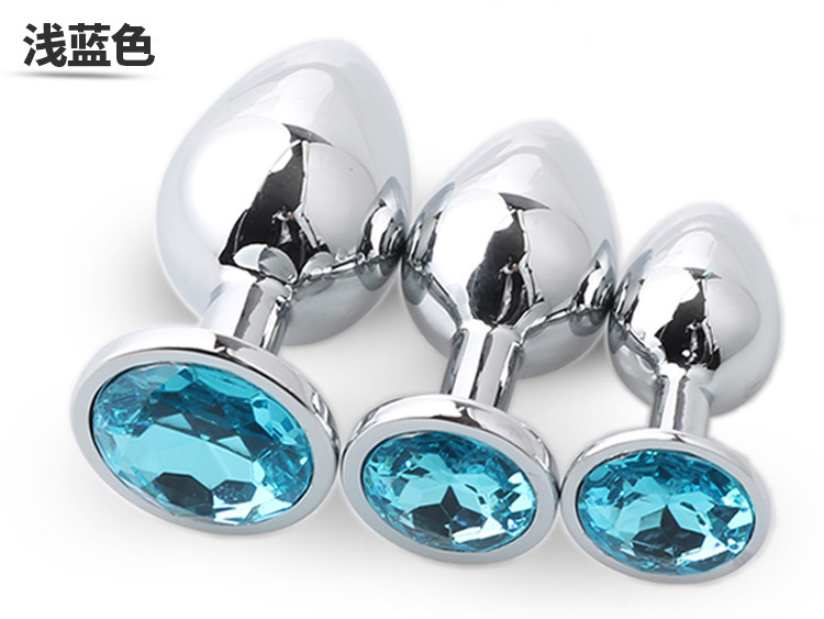 Metal Anal Plug Set with Diamond Detail, 3 Sizes with Velvet Pouch — detail image 21