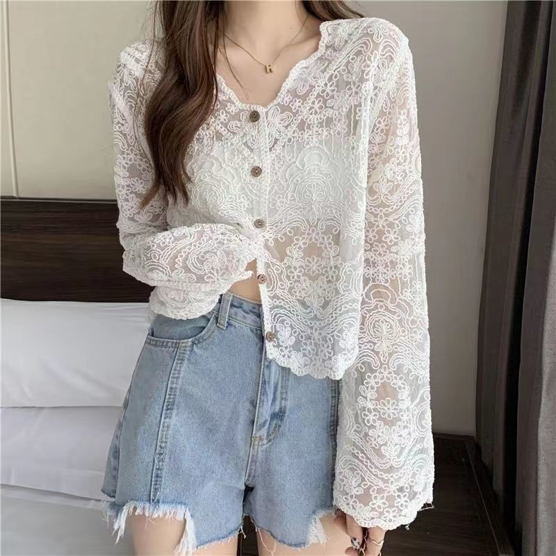 レースの透かし彫りの日焼け止めの服のニットのカーディガンの薄いタイプの女性のサスペンダーのスカートの外で上着の夏のゆったりしている韓国版のコートを掛けます。|undefined