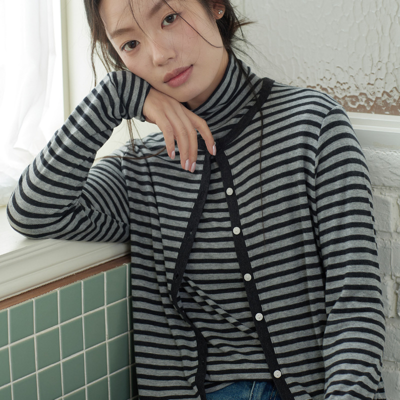 Sen Island early autumn cashmere cardigan for women, a stylish outerwear piece with a round neckline, elastic and slimming, perfect for layering with a striped undershirt Sen Island early autumn cashmere cardigan for women, a stylish outerwear piece with a round neckline, elastic and slimming, perfect for layering with a striped undershirt