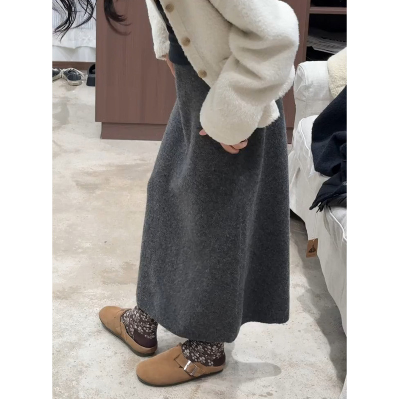 独特加厚针织半身裙女2025秋冬新款高腰显瘦灰色毛织a字直筒裙子