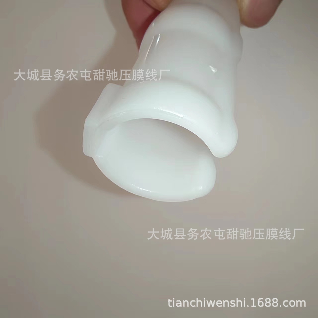 温室大棚配件 生产25防风固膜卡白色 大棚边摸固定卡子卡扣