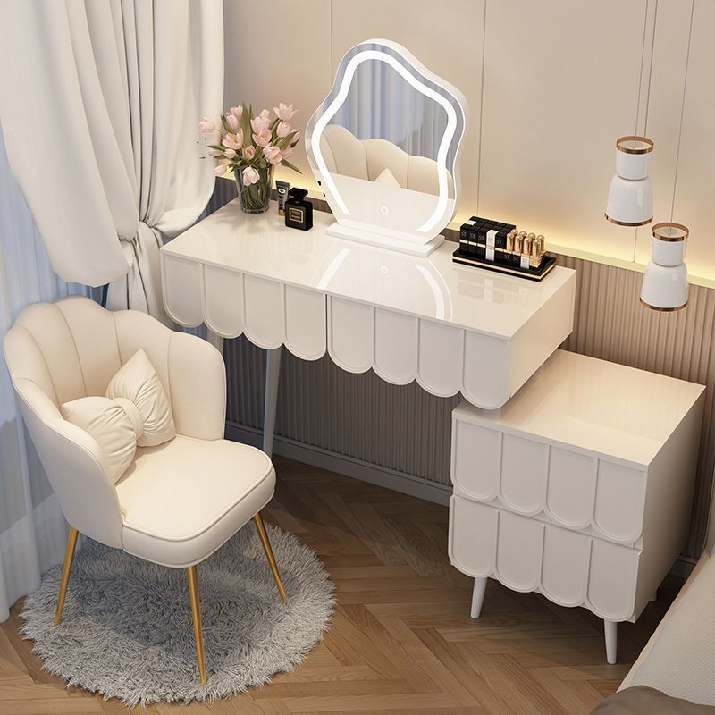 Mesa blanca 101 + Gabinete + espejo de nubes + silla de pétalos de platino