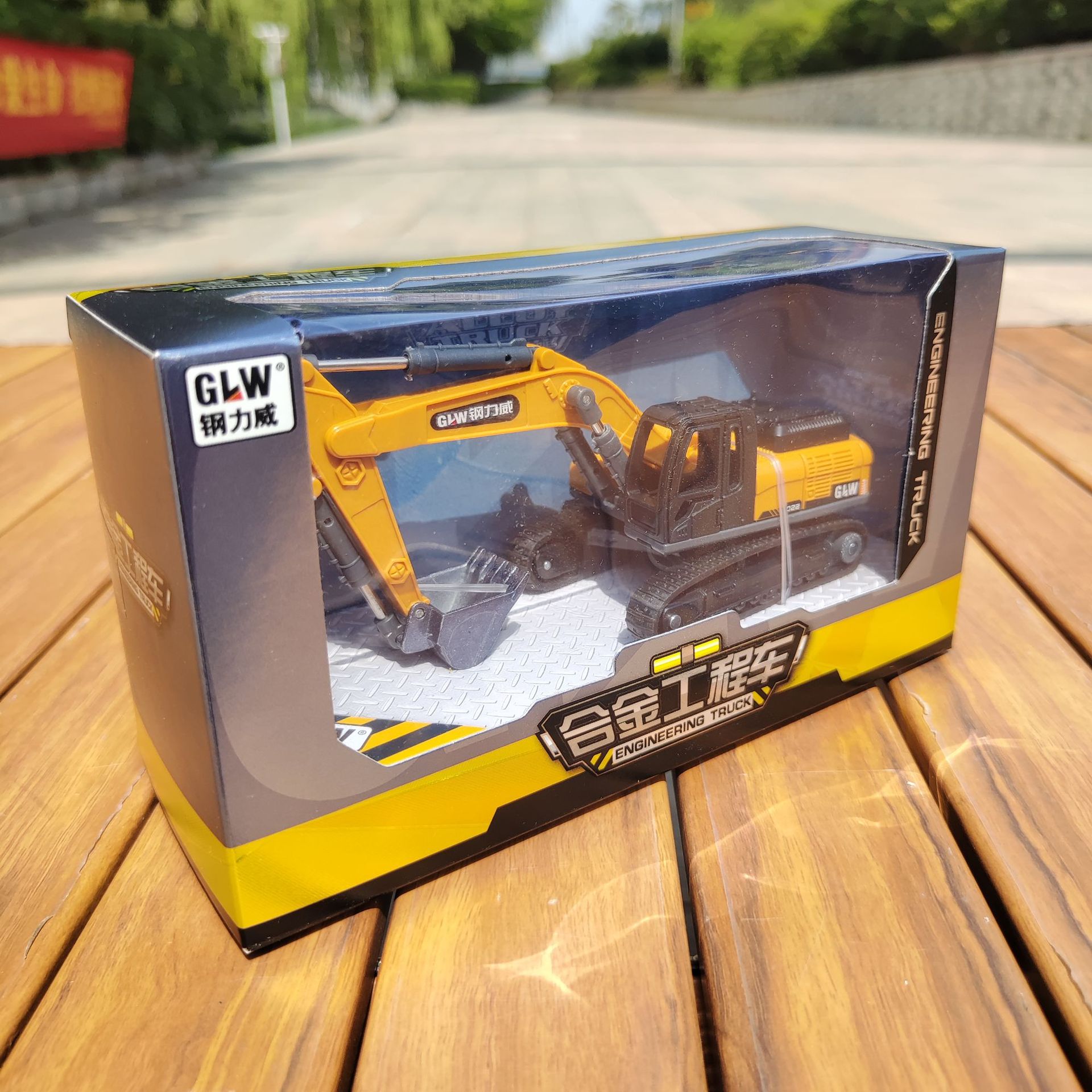 Steel Liwei alloy engineering excavator suit children's toy car model training institution gift box in stock wholesale