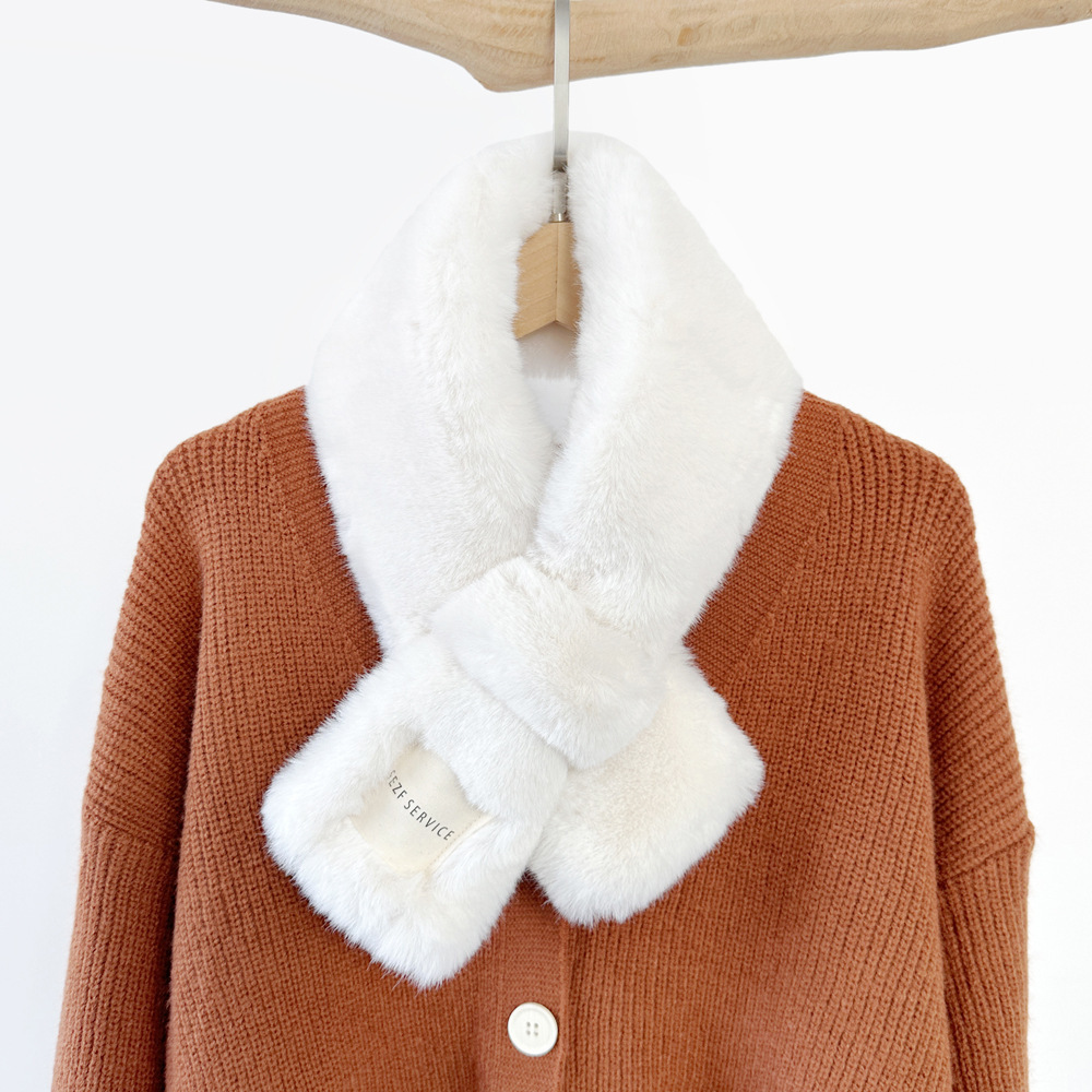 Sciarpa donna in peluche incrociata morbida e calda invernale_voghion.com