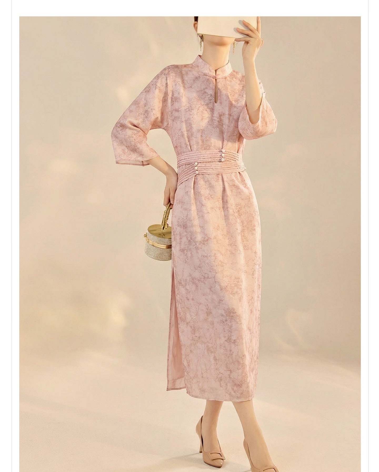 Đầm maxi nữ thắt eo thiết kế jacquard họa tiết hoa văn cổ điển, tay ngắn, cổ đứng — màu hồng chi tiết 15