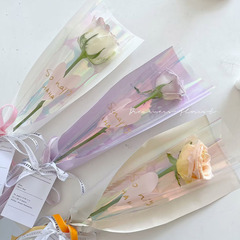 高級感のある真心の箔押し袋の幻の愛の花束の包装袋のバラのチューリップのお土産の花の袋
