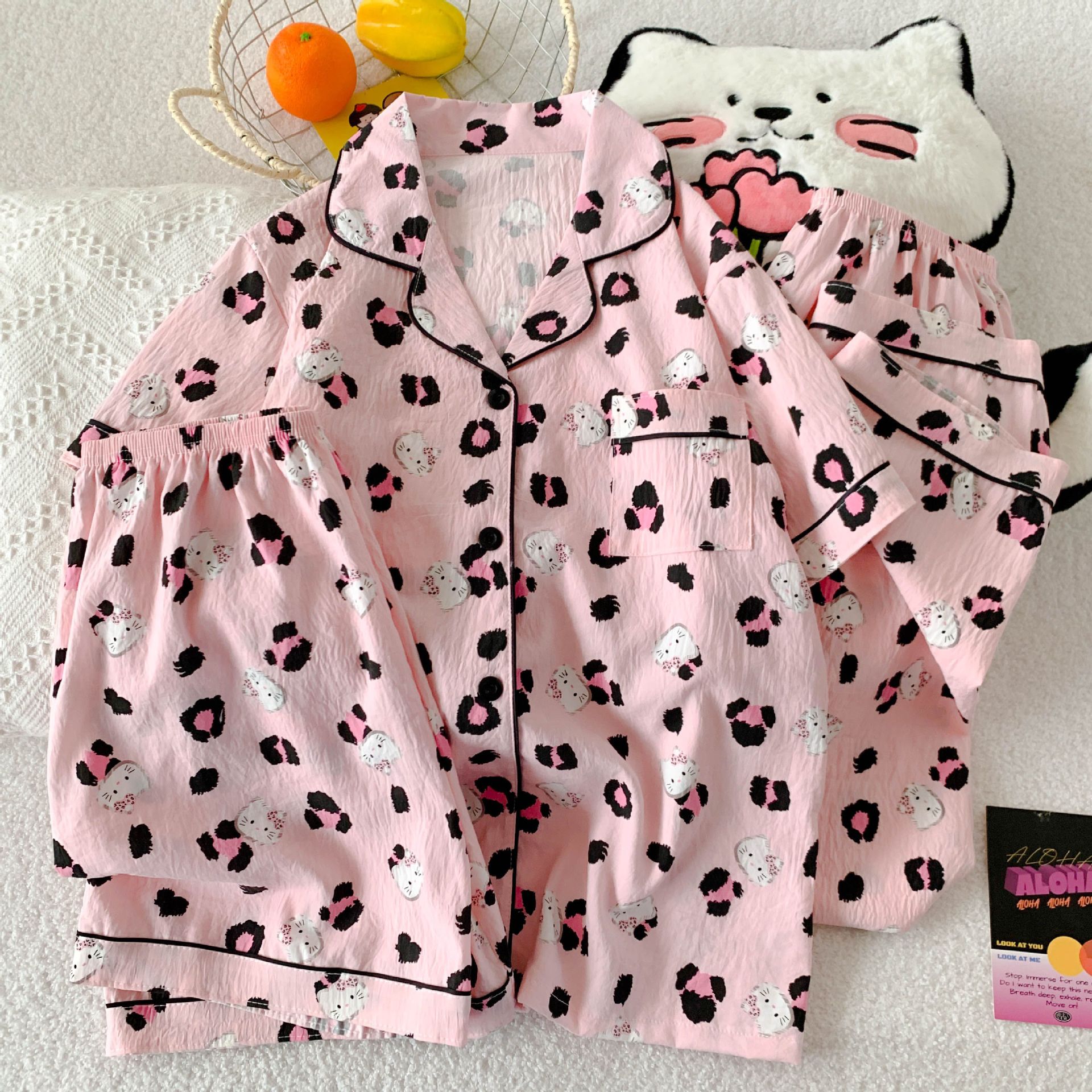 Cross-border tiro real nube de verano solapa de algodón cárdigan de tres piezas pantalones cortos de manga corta pantalones pijamas ropa de casa de dibujos animados para mujer
